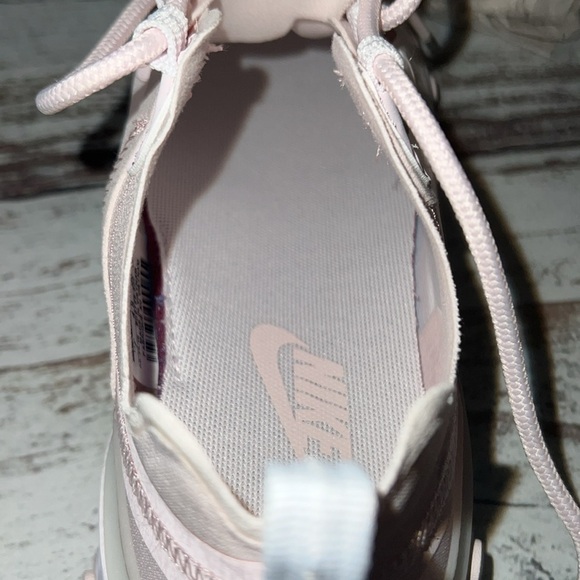 Nike Wmns React Element 55 Pink and Cream Sneakers Sz 7 - Picture 9 of 9